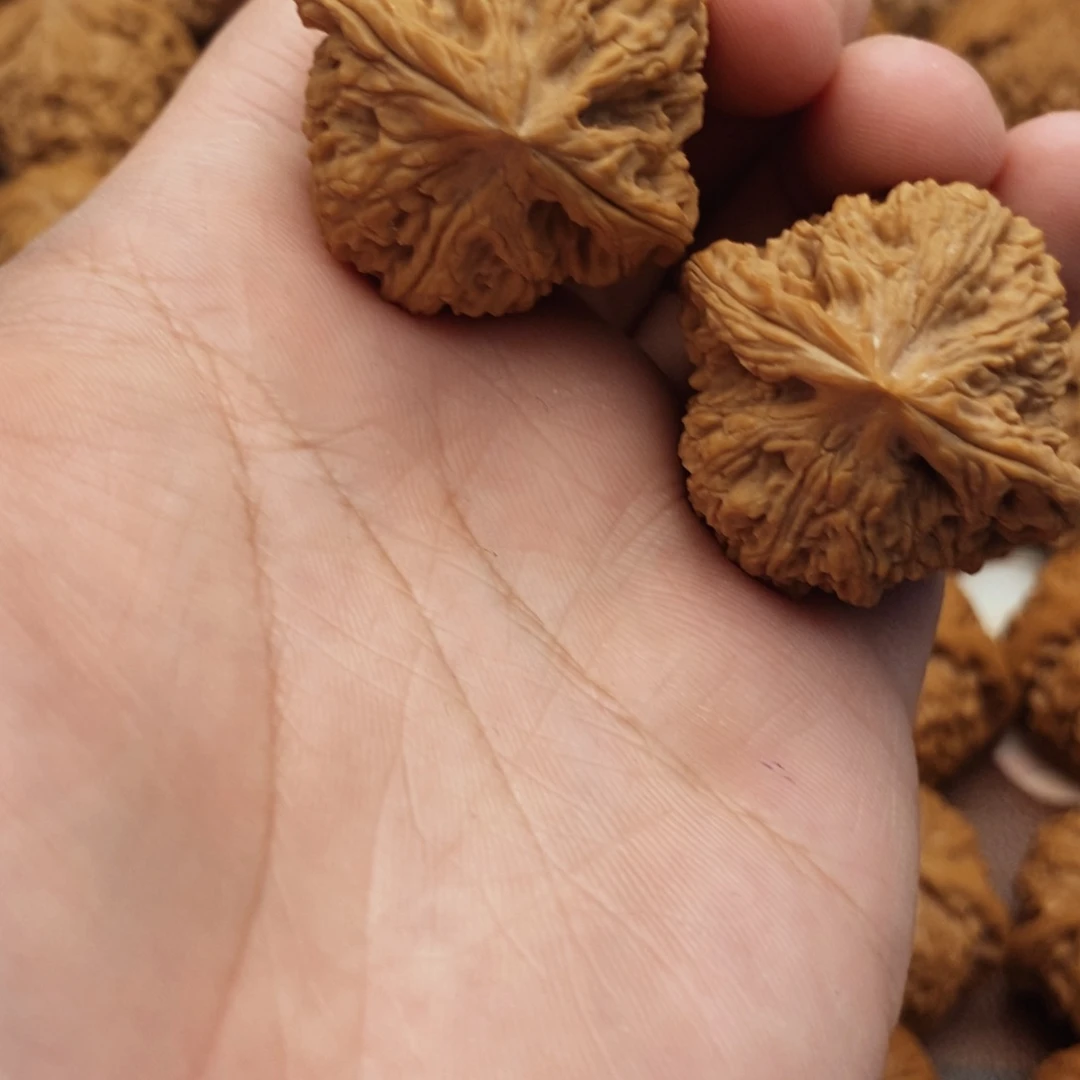 文玩核桃吊坠南与