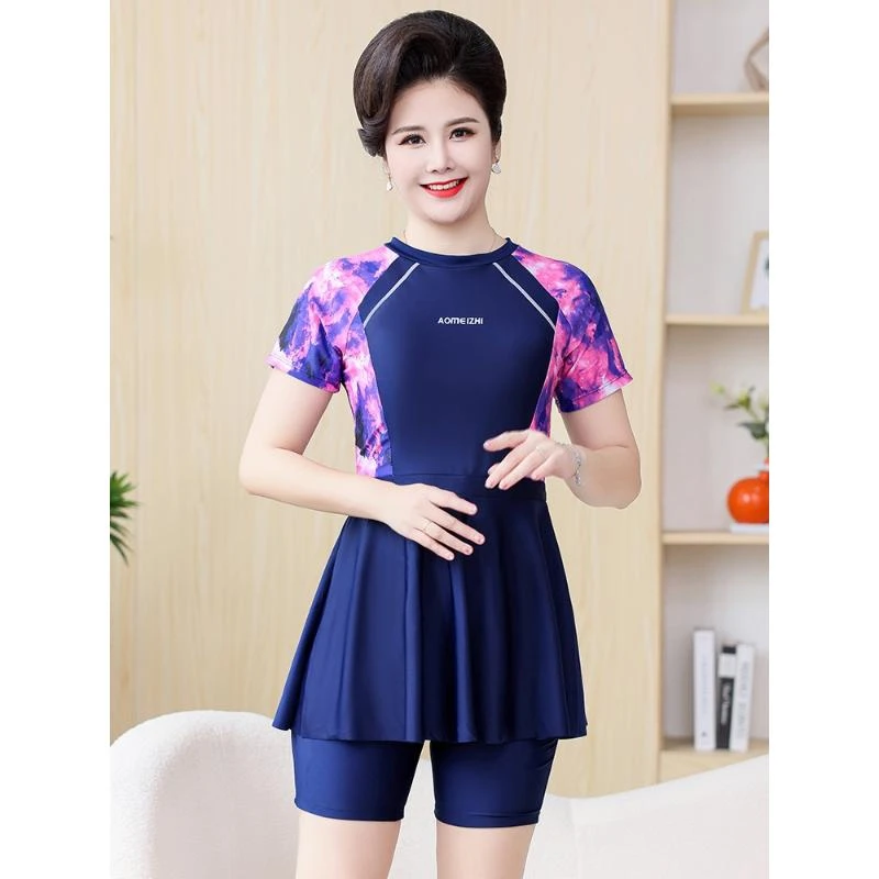 妈妈泳衣女中老年人遮肉遮肚显瘦保守分体大码五分裤时尚泡温泉