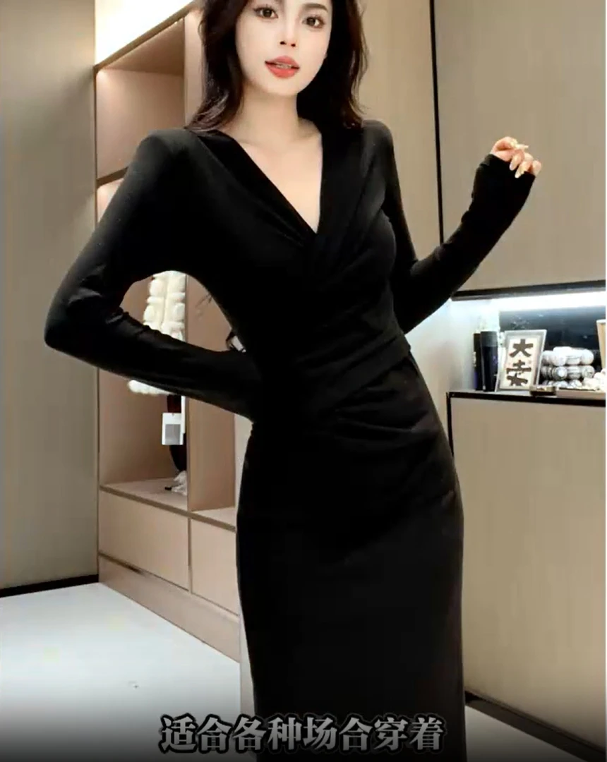 D202新款长袖德绒压褶气质连衣裙初春纯色舒适保暖长裙百搭直筒裙