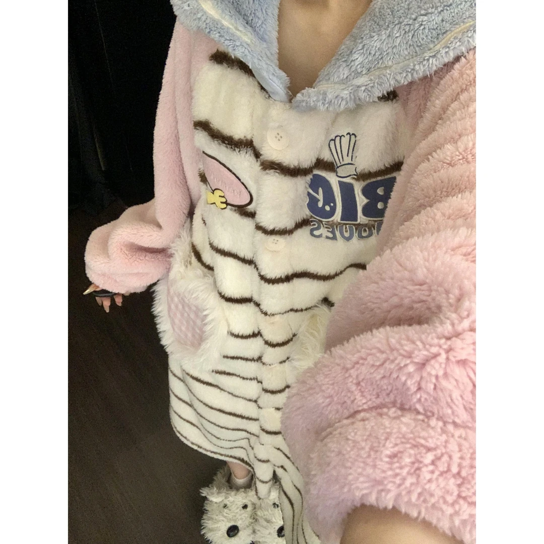 卡通可爱毛绒绒撞色海军领睡裙女秋冬季新款保暖家居服珊瑚绒睡袍