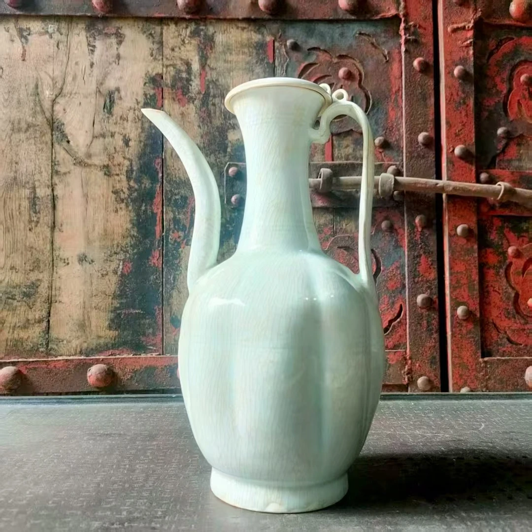 湖田窑精美白瓷瓶展现古韵风采