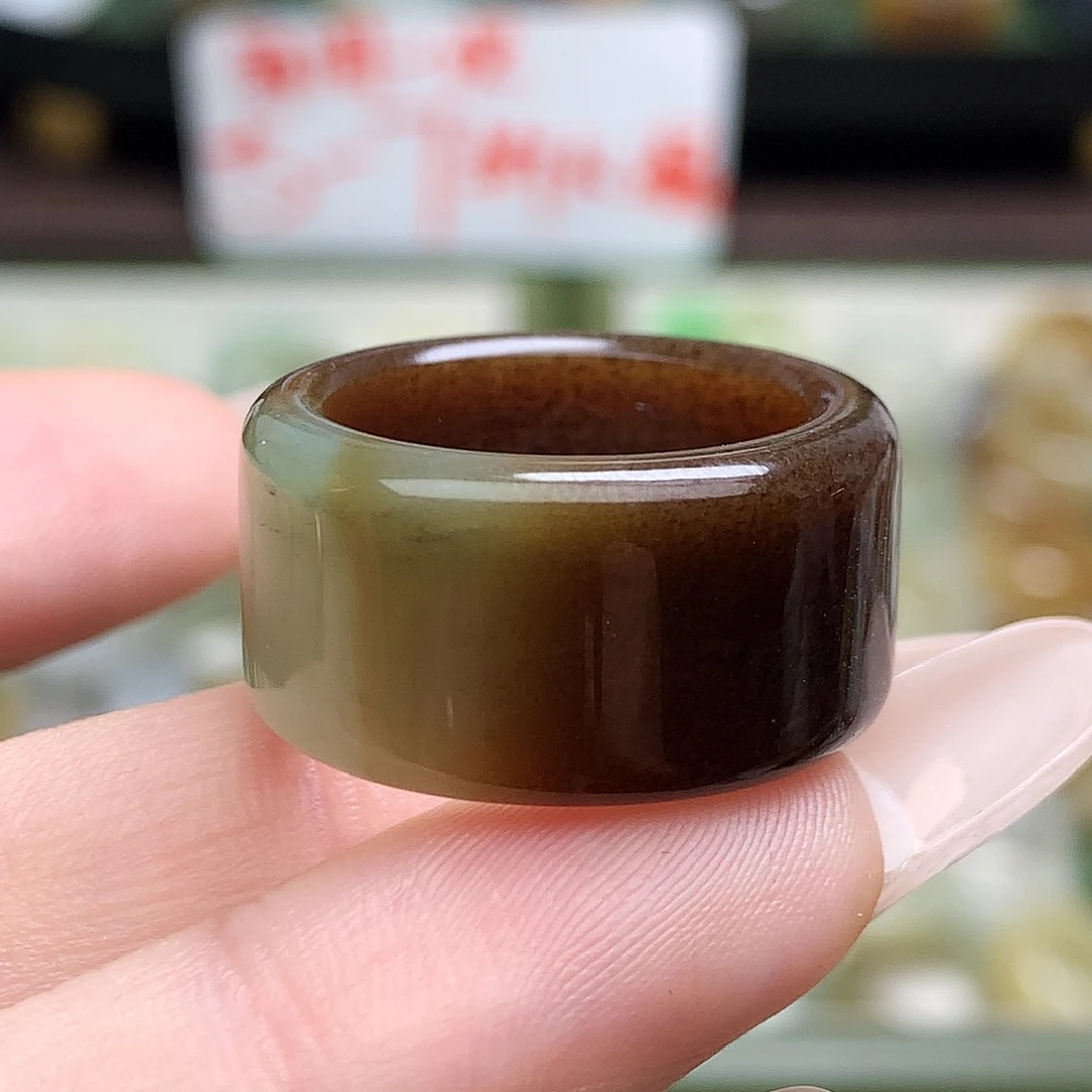 未镶嵌戒指和田玉