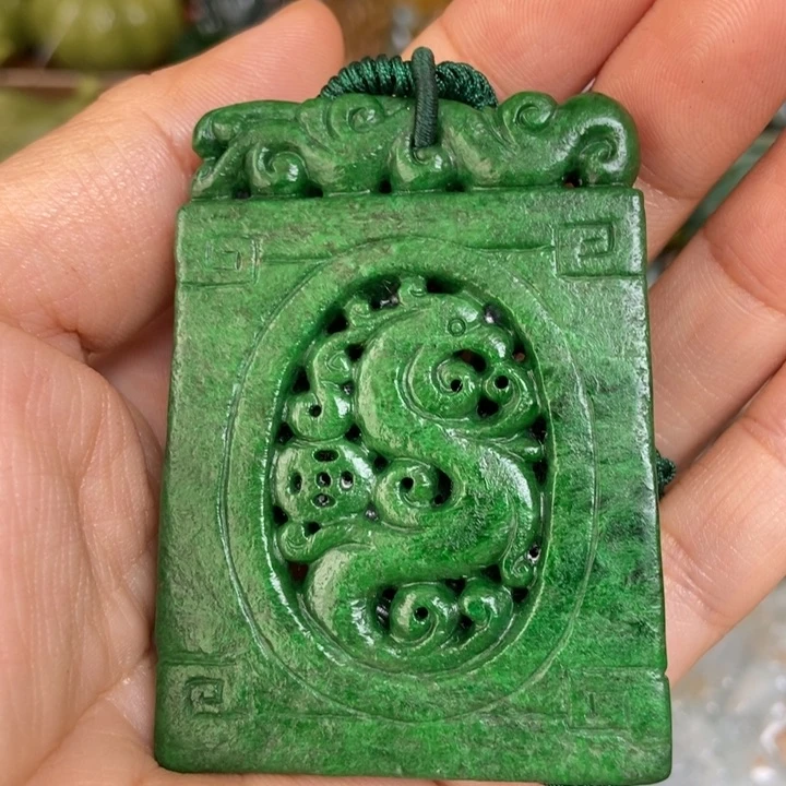 翡翠散珠萱****9吊坠放大漏1100