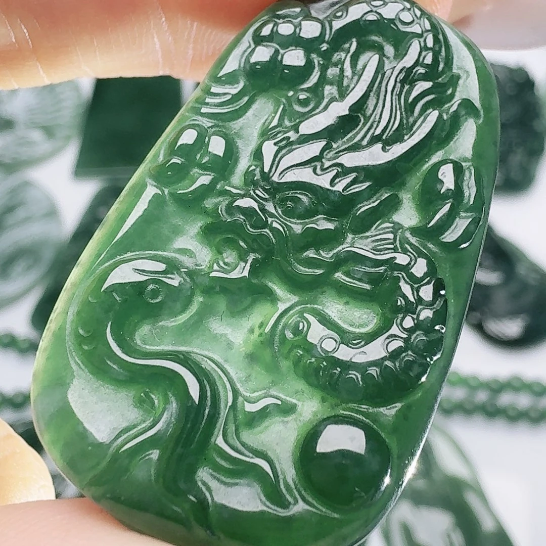翡翠未镶嵌颈饰天然的A货翡翠多样性发其一