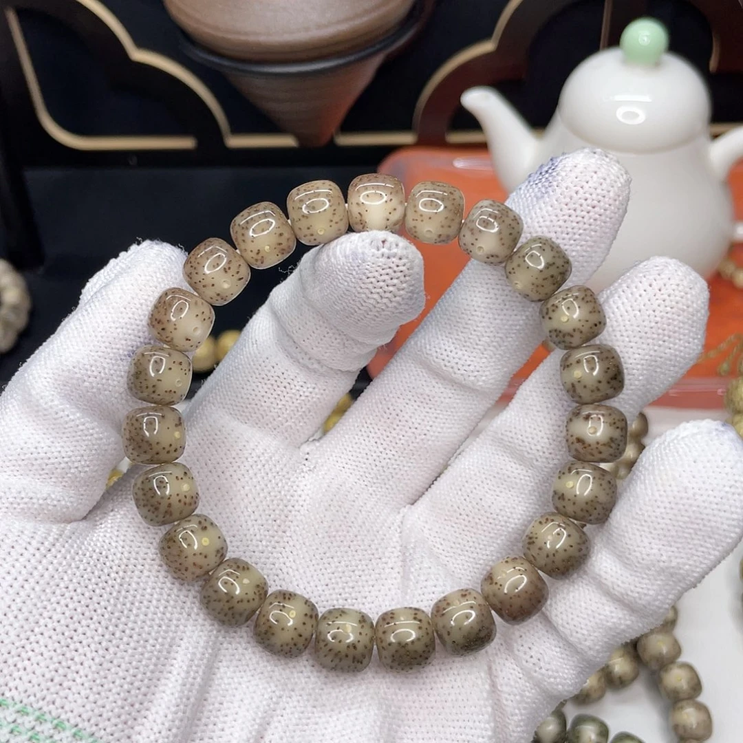 吊坠星月菩提51。10/9灰冰通体留白满天星