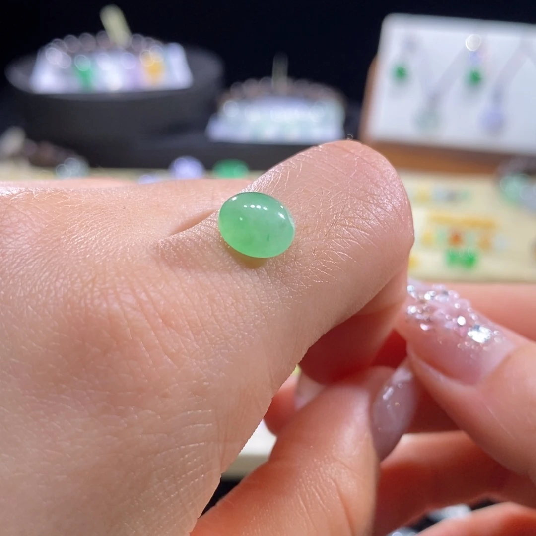 翡翠未镶嵌颈饰翡翠冰甜绿蛋面