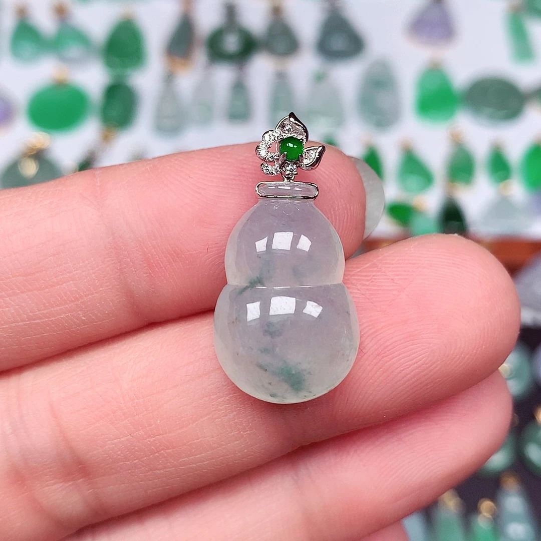 翡翠颈饰18K金镶嵌云***运天然翡翠A货