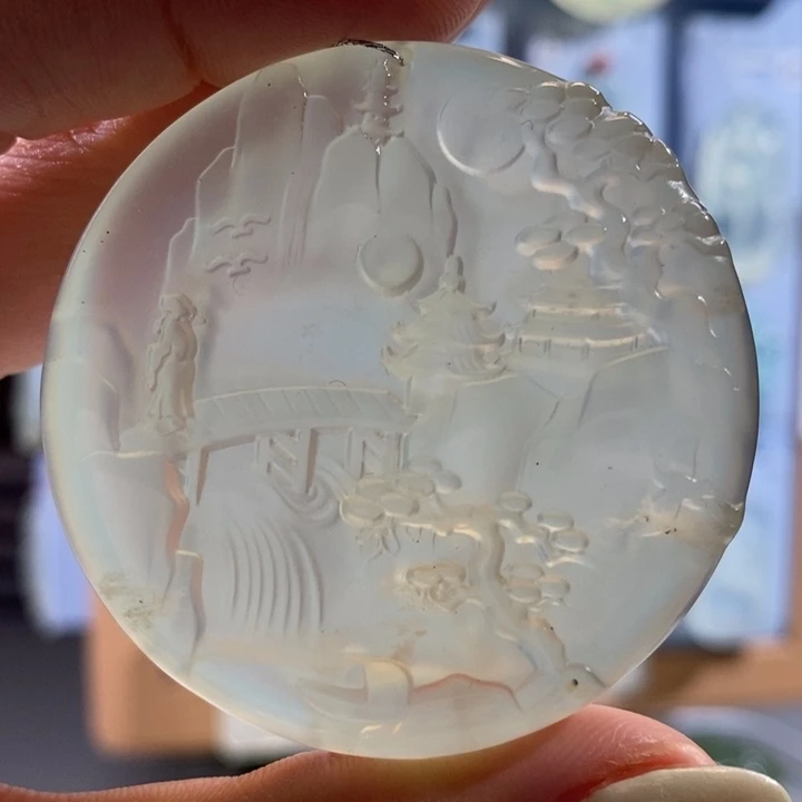 岫玉未镶嵌颈饰吊坠