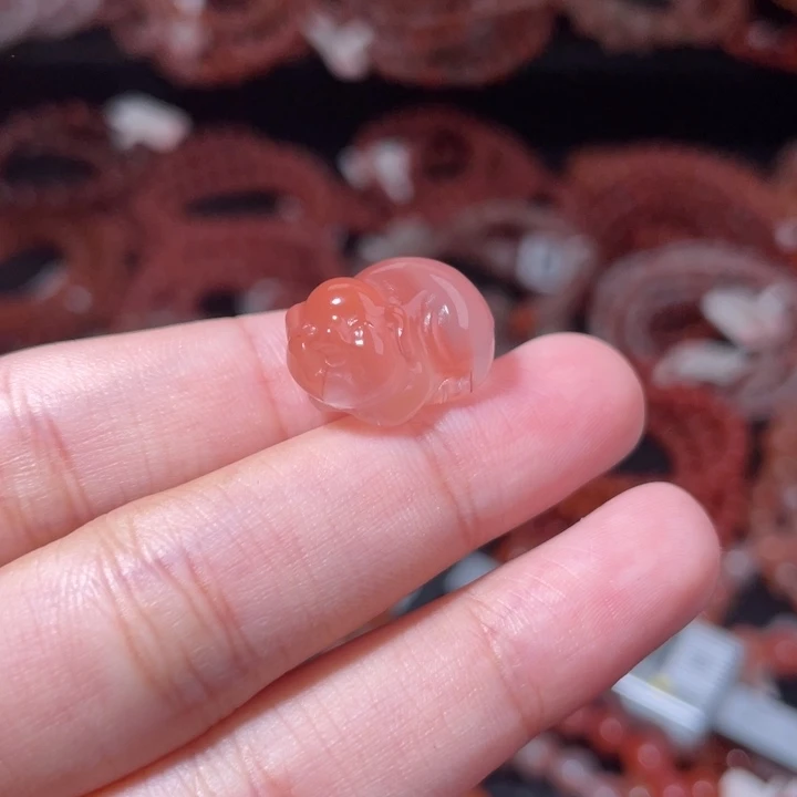 南红玛瑙未镶嵌小猪1074