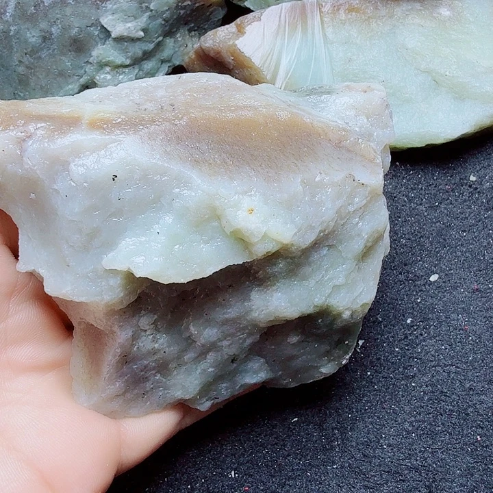 未镶嵌和田玉（糖玉）珠宝半成品