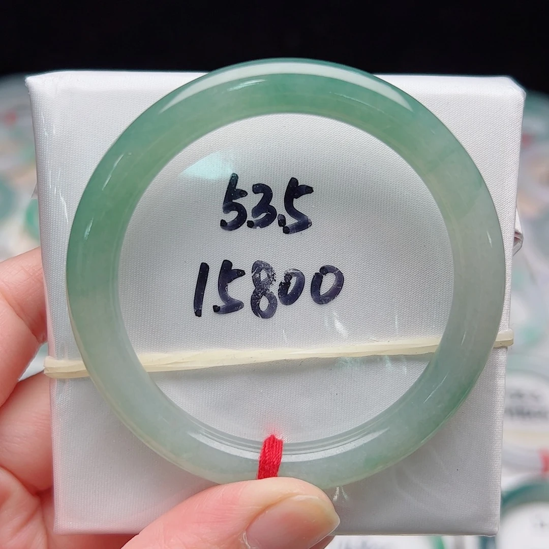 翡翠未镶嵌手镯（圆镯）