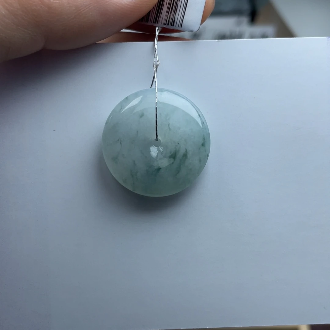 翡翠颈饰未镶嵌平安扣