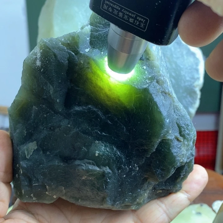 蛇纹石玉珠宝岫玉原石未镶嵌