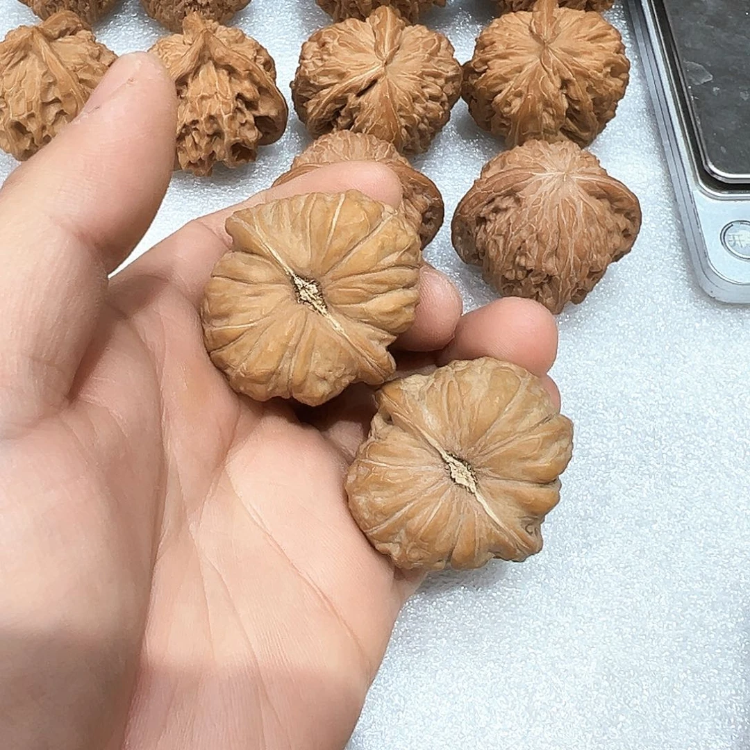 耶***啦文玩核桃把件40.5南瓜饼全品