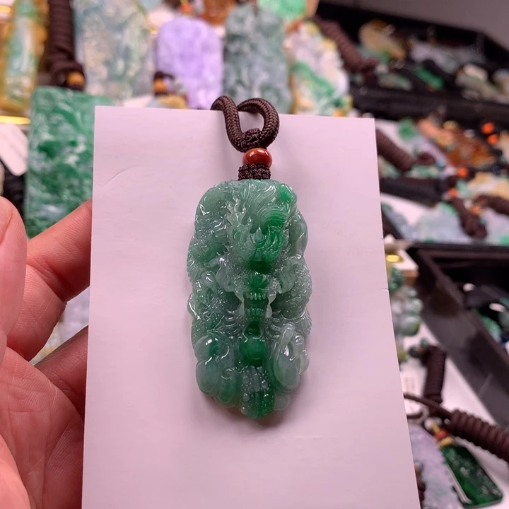 翡翠未镶嵌颈饰翡翠吊坠