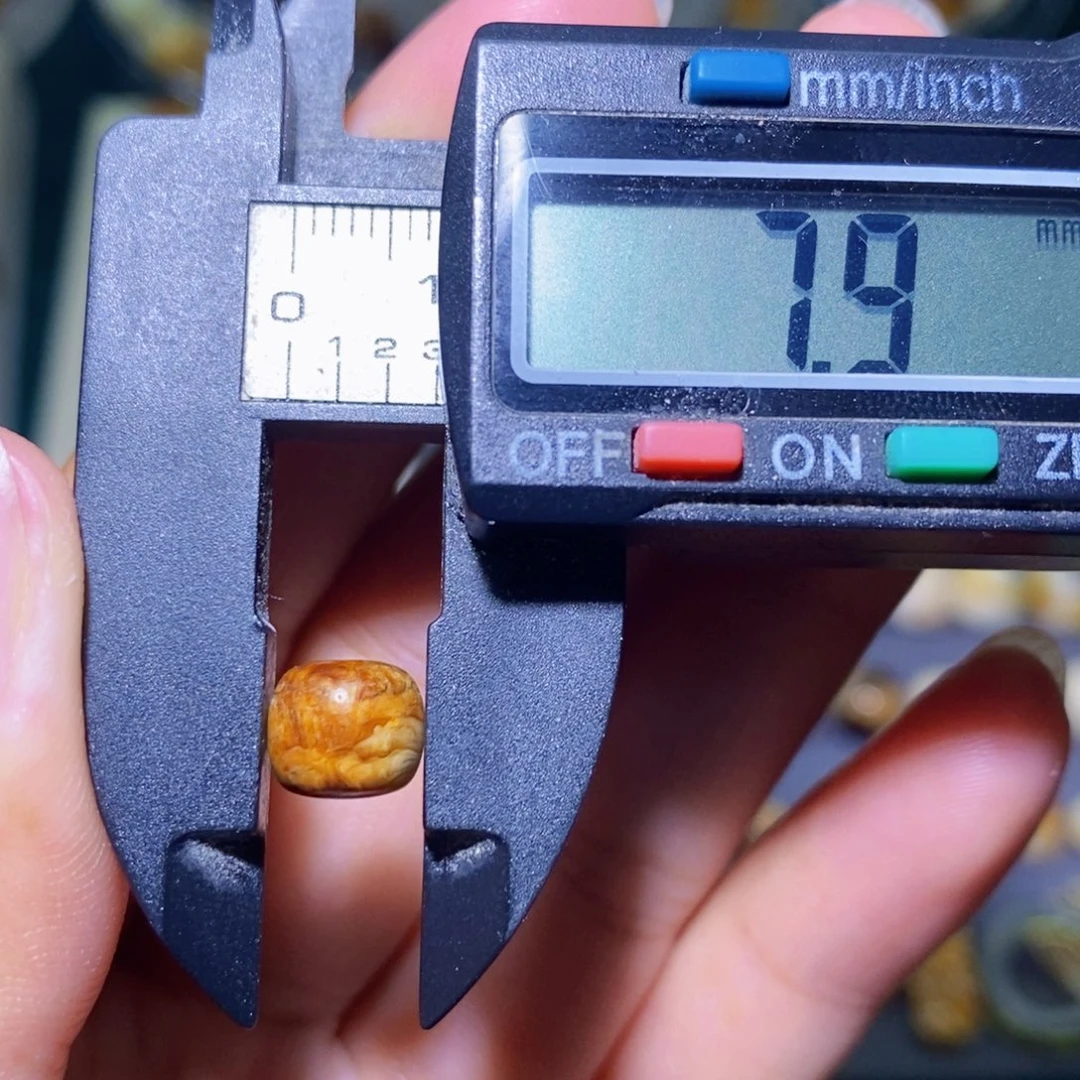 未镶嵌蜜蜡珠宝奇石
