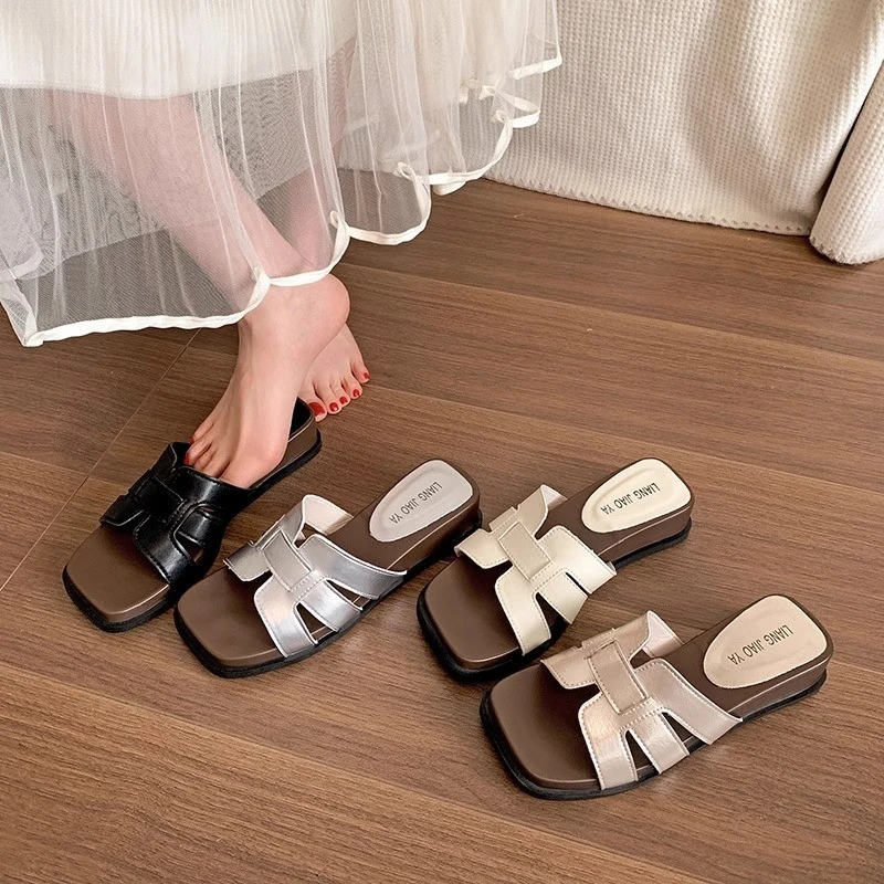 坡跟厚底拖鞋女夏外穿2025新度假配裙子一字拖法式绝美方头凉拖鞋