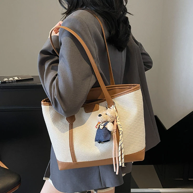 大容量上班通勤托特包2025新款气质百搭休闲轻便单肩包时尚潮质感