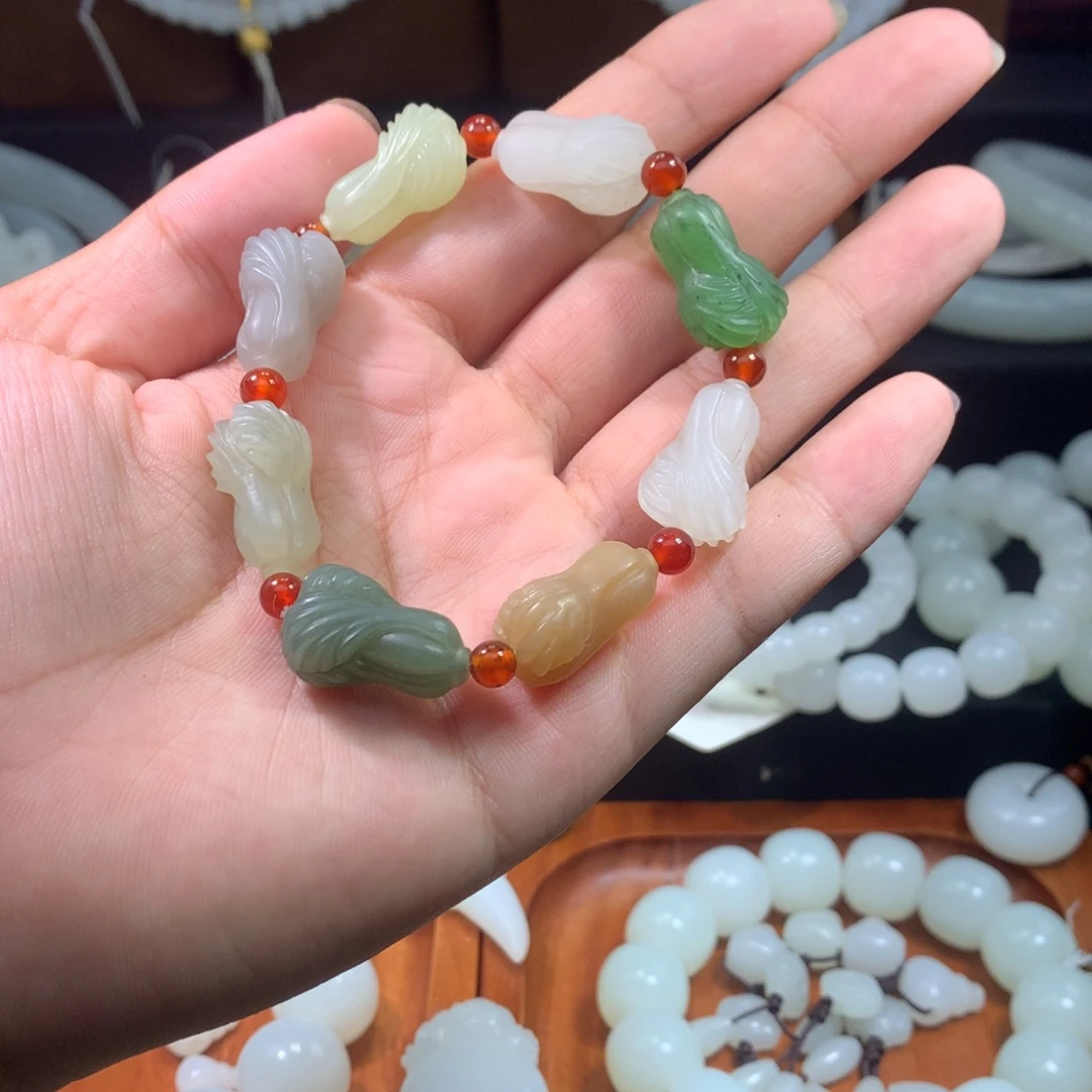 和田玉未镶嵌车挂