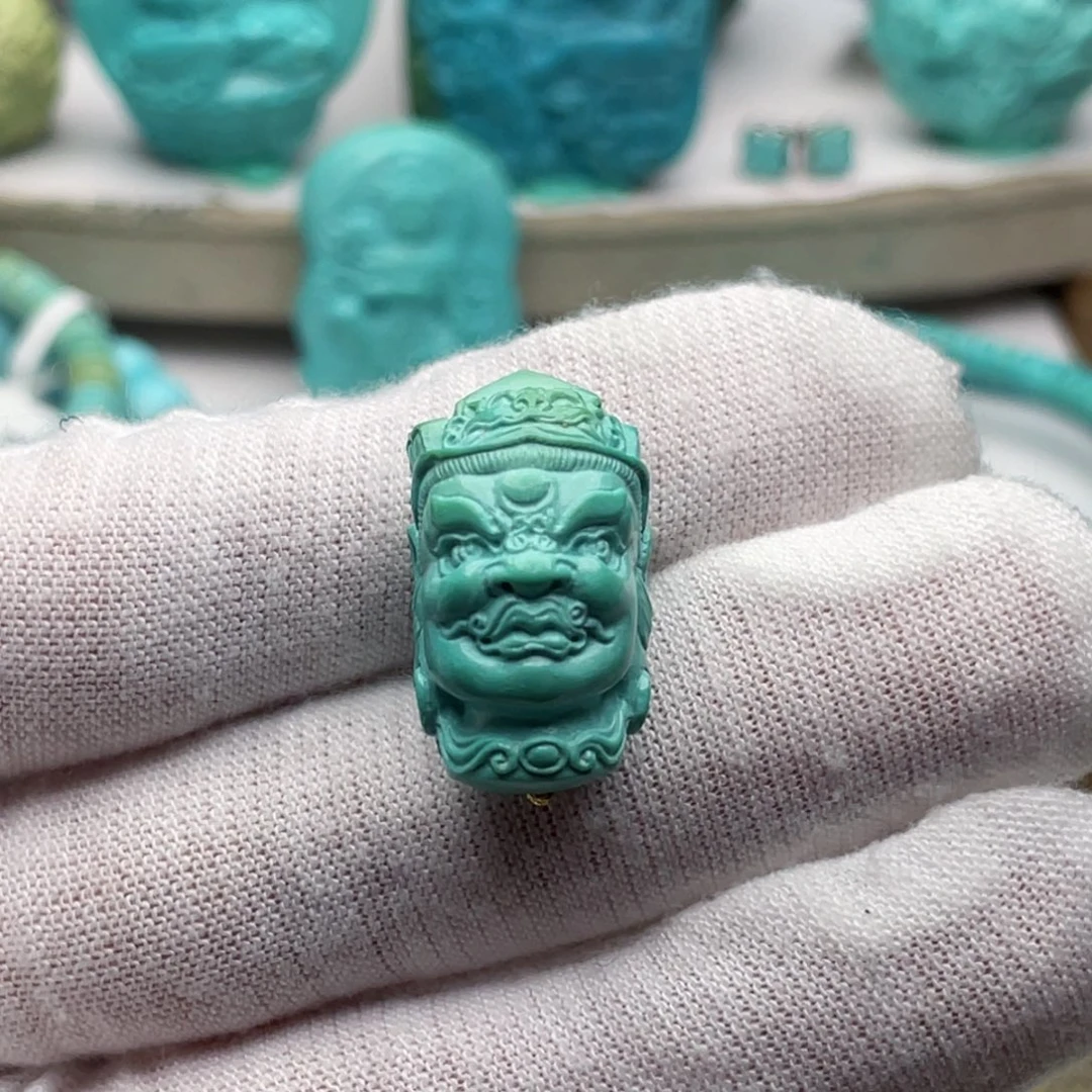 绿松石未镶嵌珠宝奇石13.1mm高瓷绿财宝天王