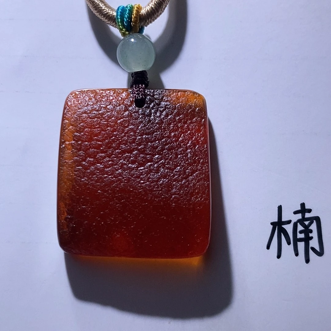 未镶嵌琥珀珠宝奇石