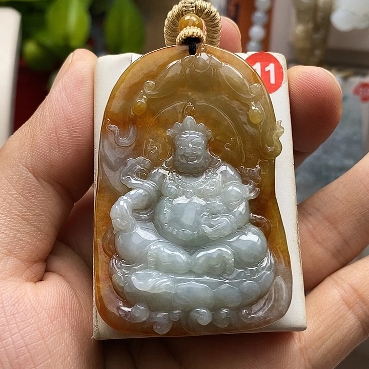 翡翠未镶嵌颈饰每天