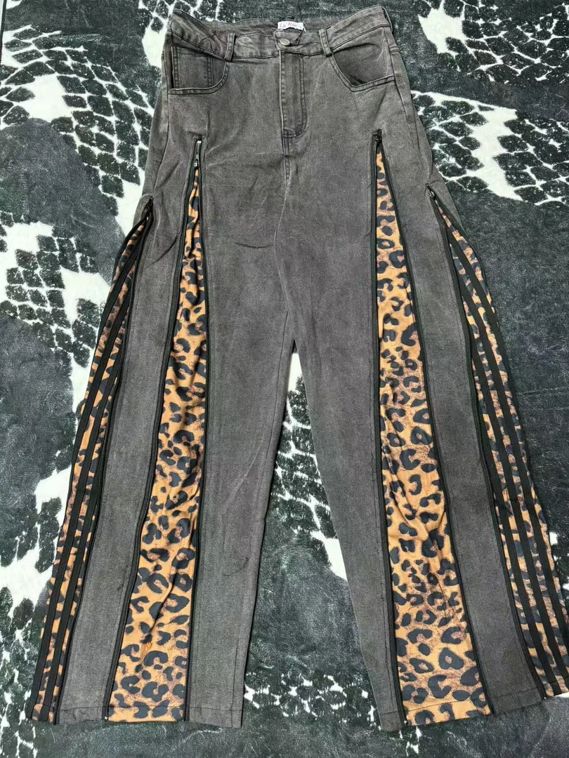【E3-2-3】豹纹拉链拼接牛仔裤（偏大）