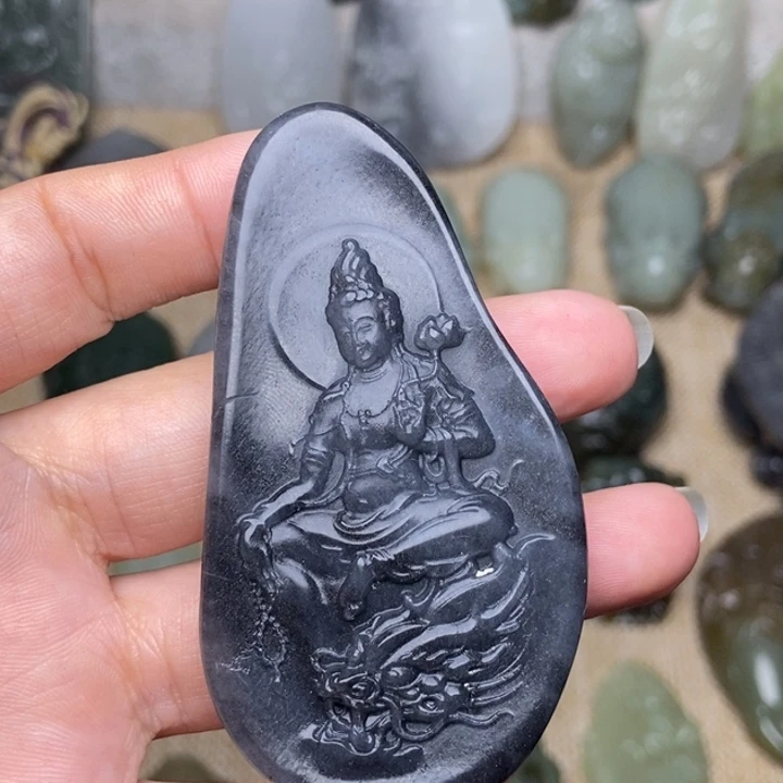 时***春和田玉未镶嵌颈饰