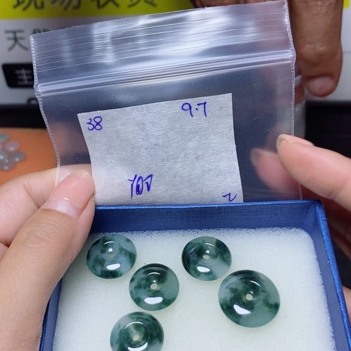 未镶嵌定制翡翠不退