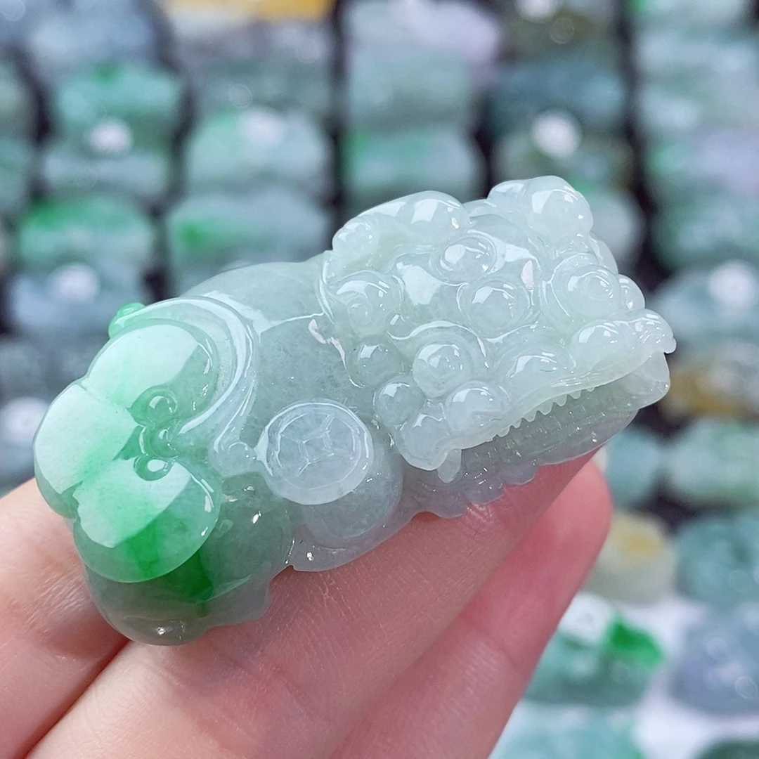 颈饰未镶嵌翡翠天然