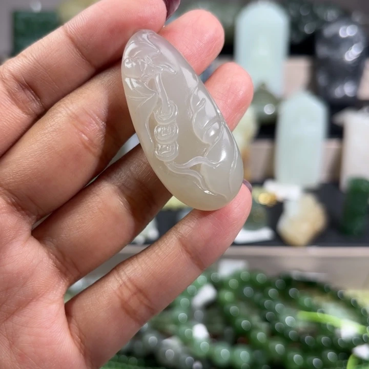 和田玉（糖玉）未镶嵌颈饰