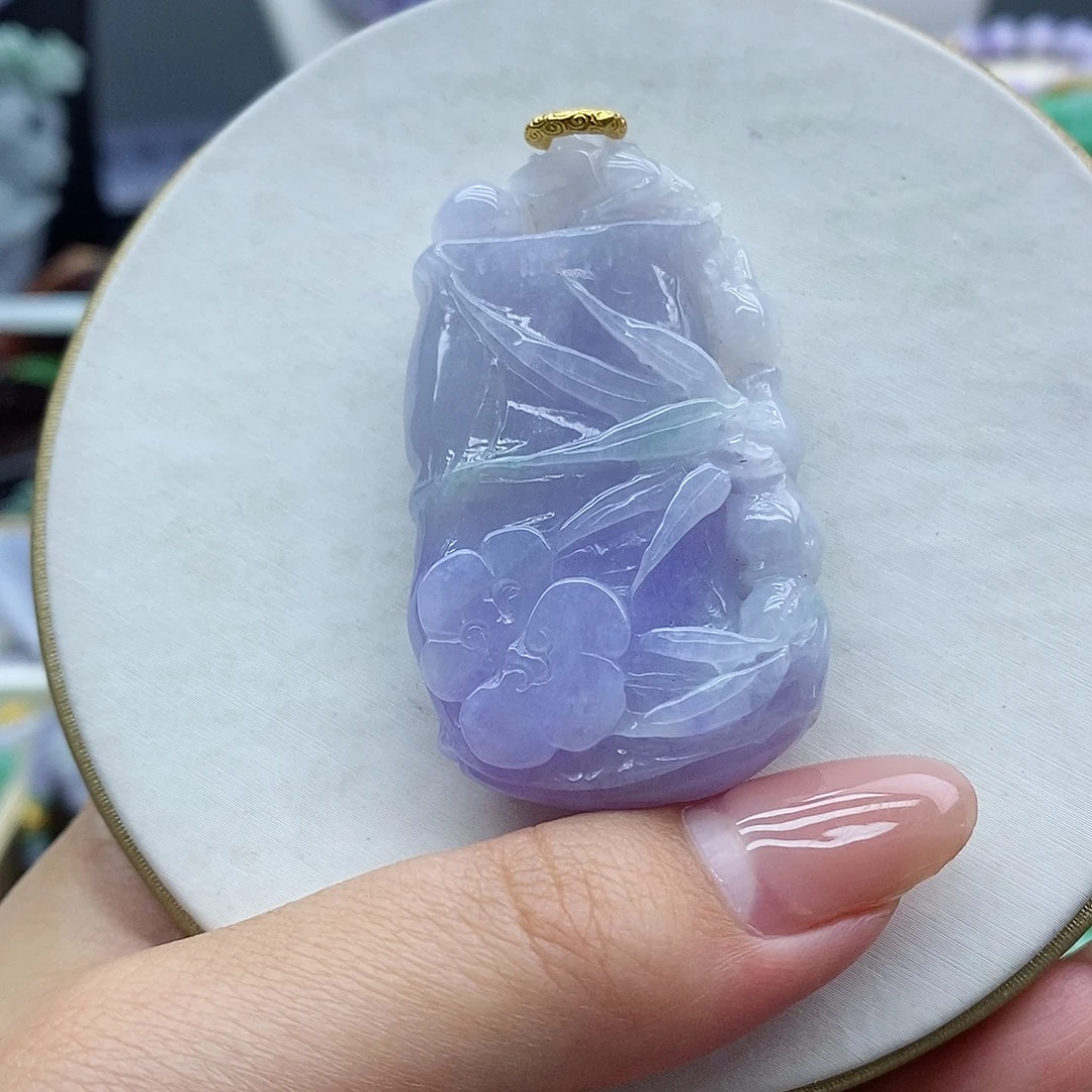 翡翠未镶嵌吊坠(赠链)