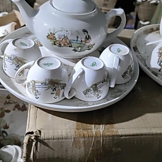 库存微瑕三娘教子茶壶一套