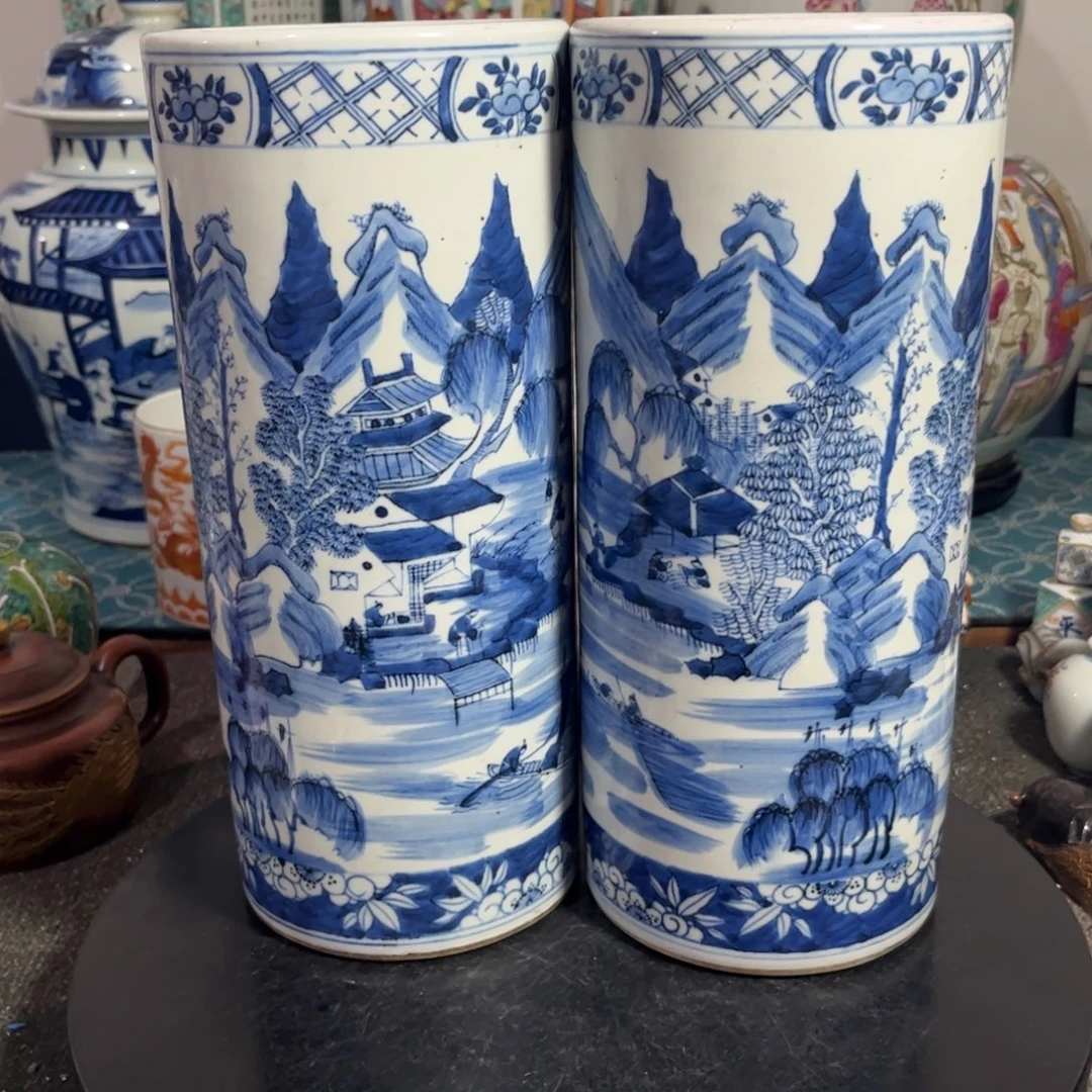 青花山水帽筒一对