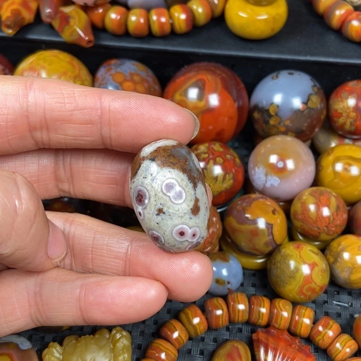 玛瑙/玉髓未镶嵌颈饰战国红手把件