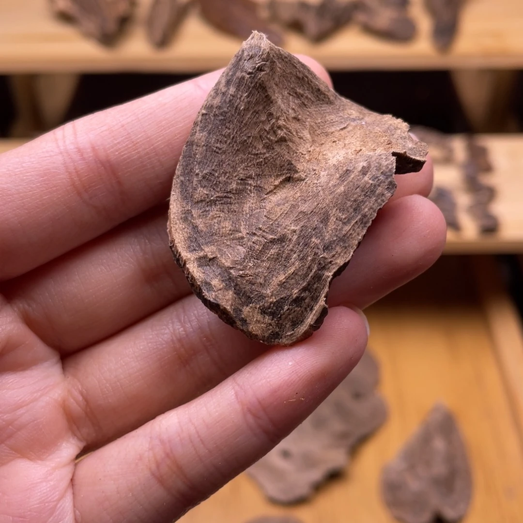 玛***布3.2克海南大山老壳子香