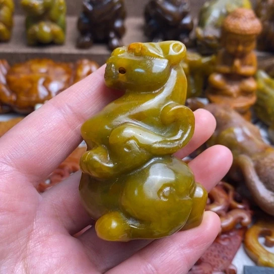 蛇纹石玉未镶嵌颈饰33