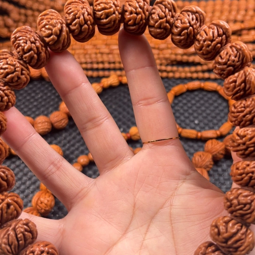 小***伟手串桃核Y6链接手串