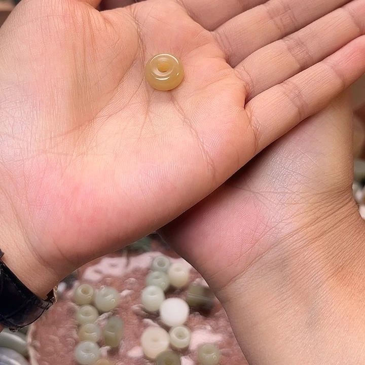 @****和田玉未镶嵌颈饰