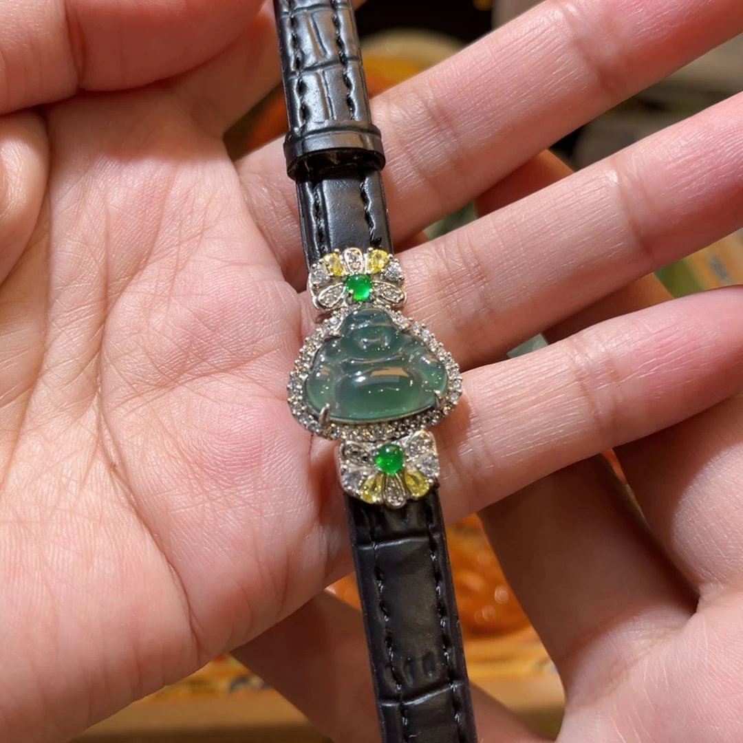 翡翠未镶嵌颈饰待编织