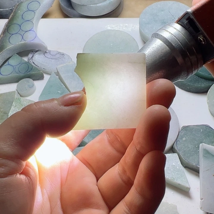 翡翠颈饰未镶嵌雅*哥