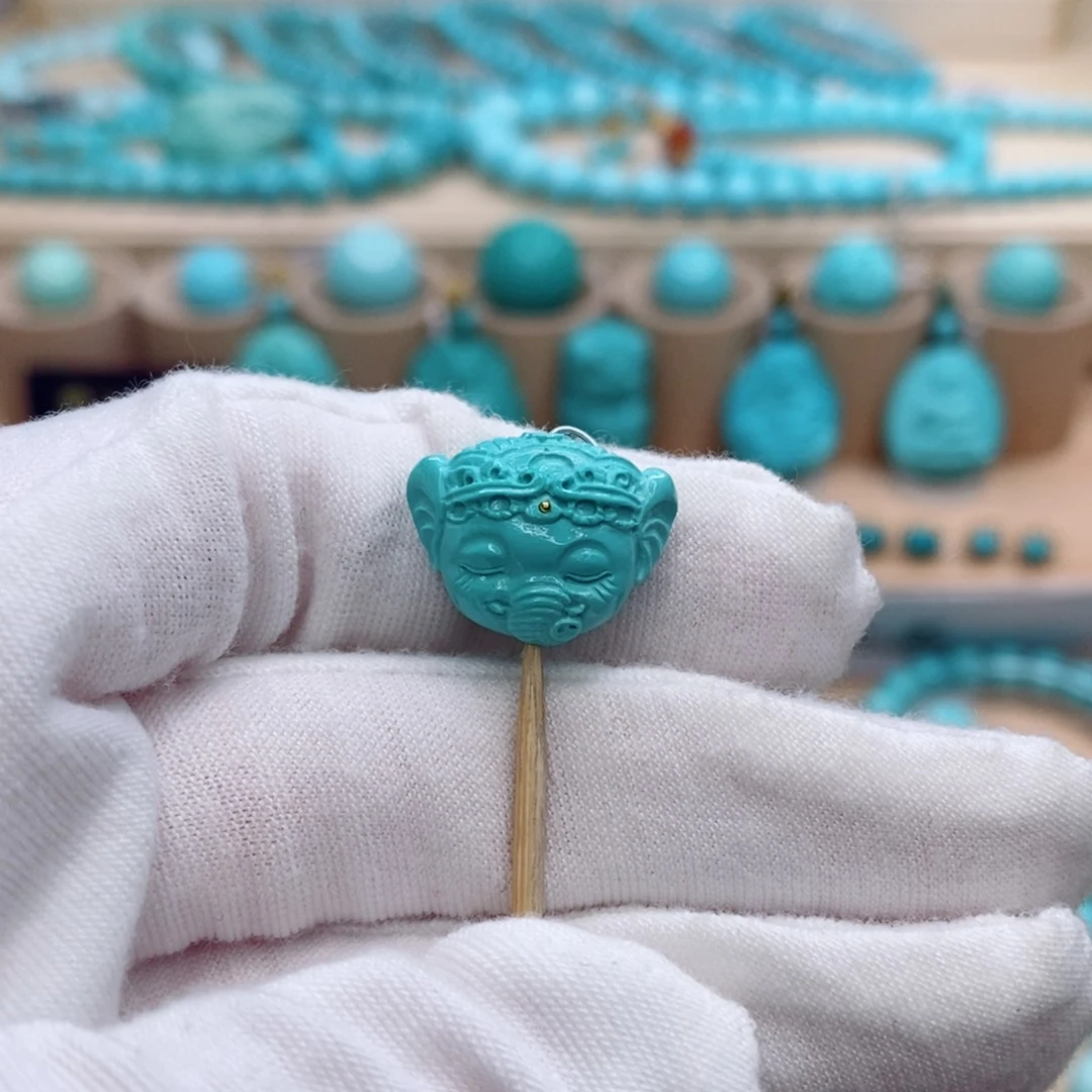 绿松石未镶嵌珠宝奇石