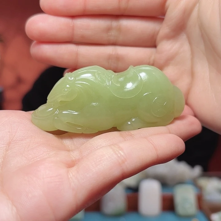 岁***岁和田玉未镶嵌颈饰