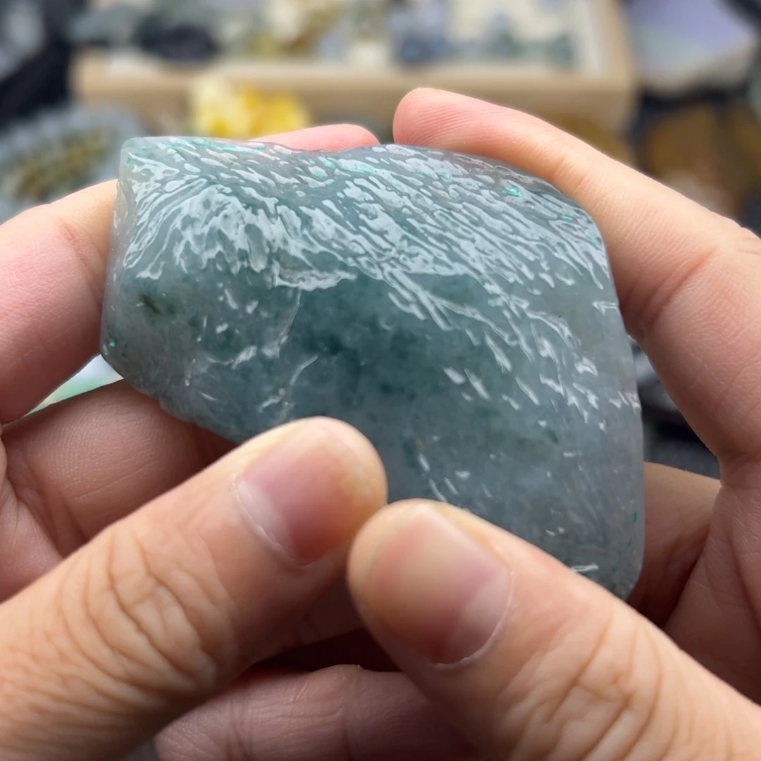 未镶嵌挂件翡翠毛料