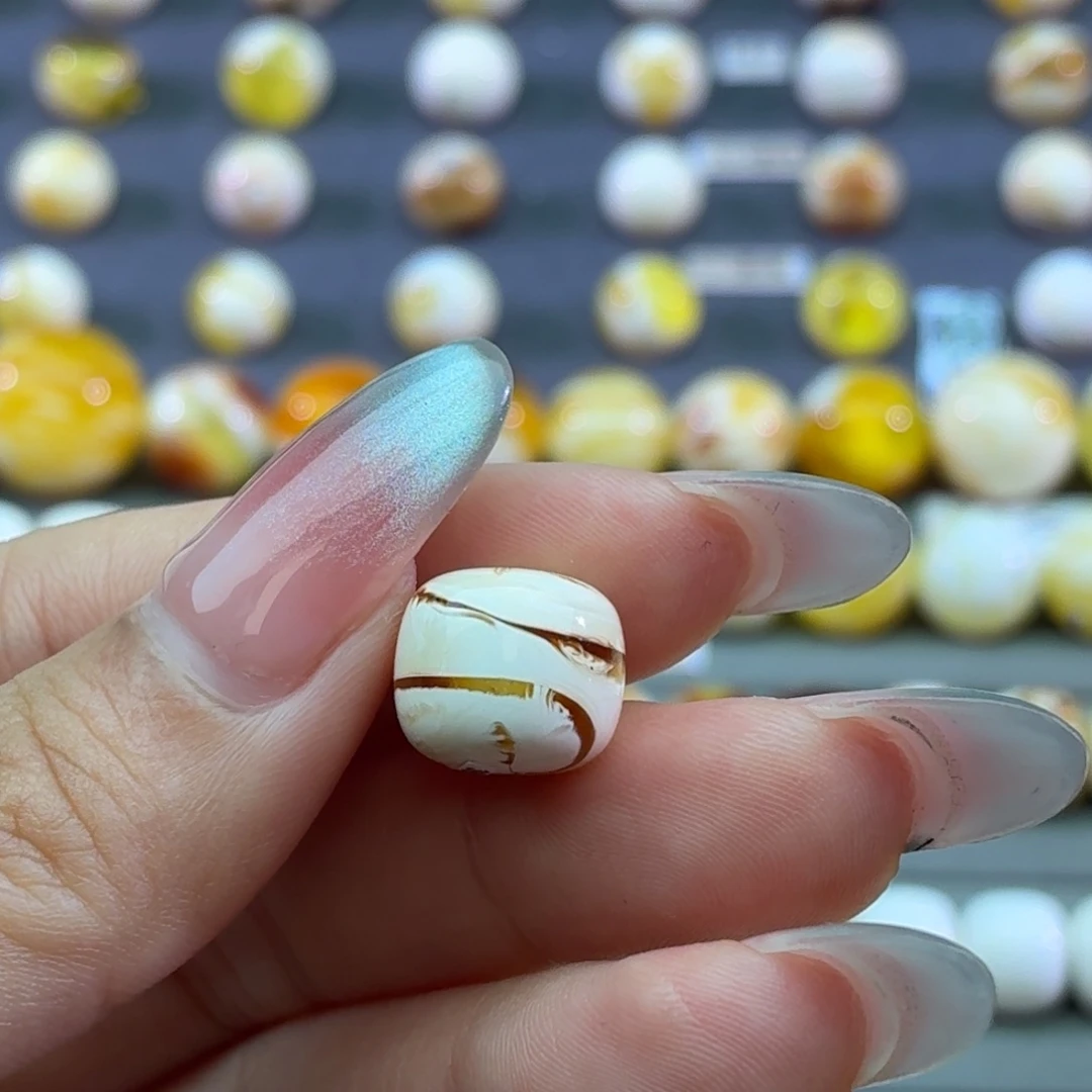 杰***姆琥珀未镶嵌裸石蜜蜡