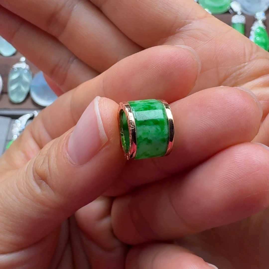 翡翠18K金镶嵌吊坠(赠链)老坑翠路路通