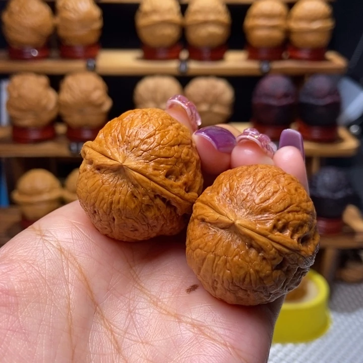 文玩核桃吊坠胖头陀16