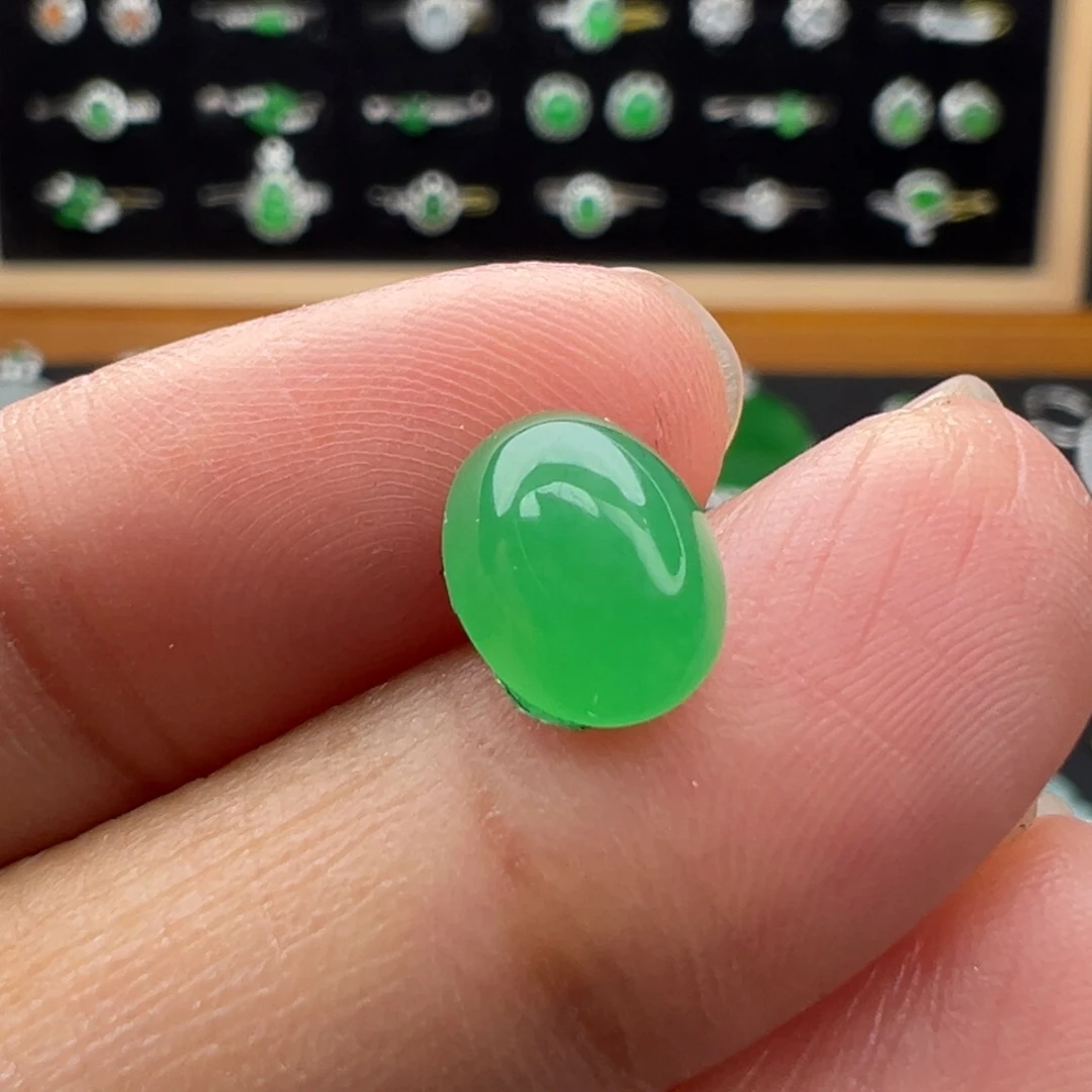 翡翠未镶嵌颈饰蛋9.2