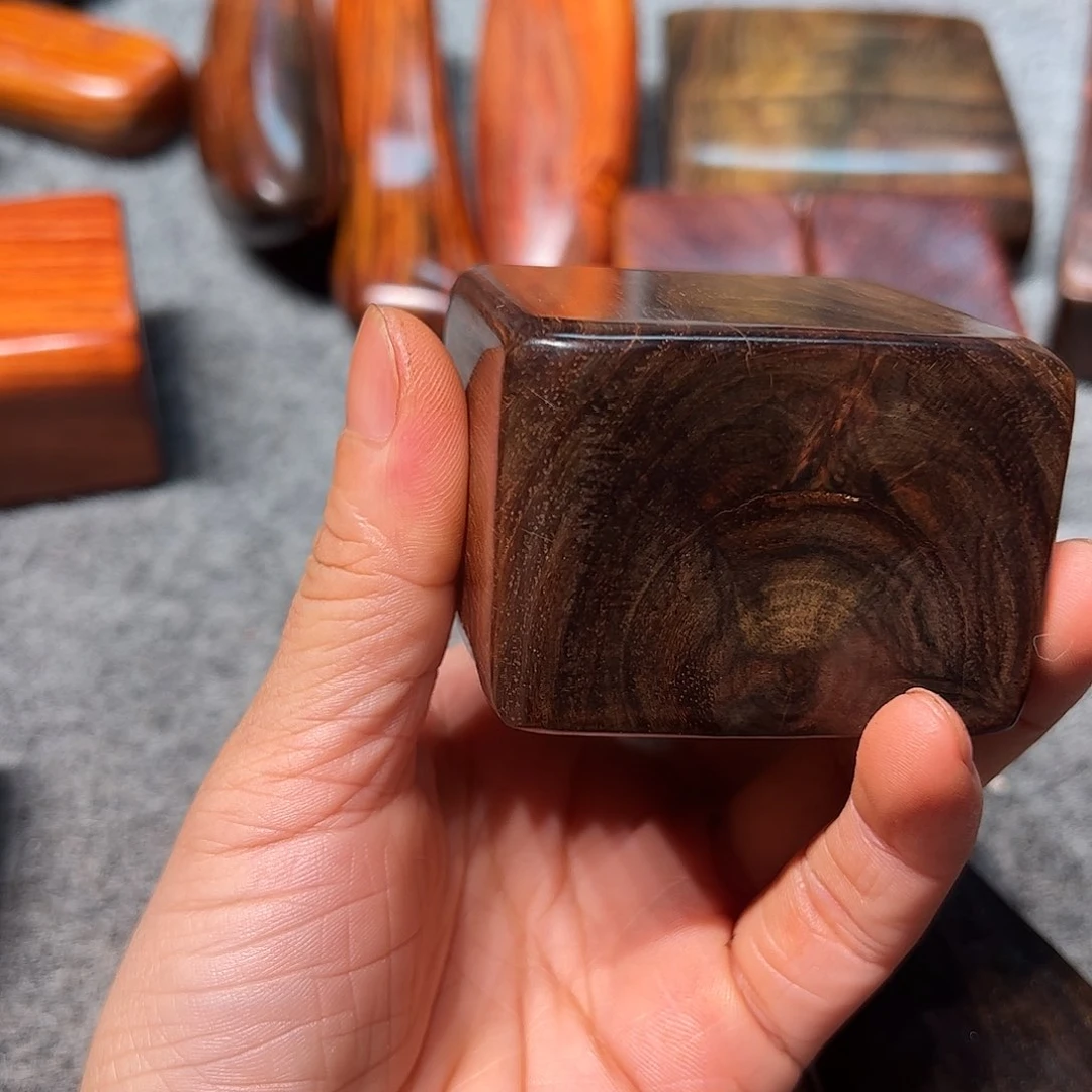 ****_交趾黄檀（大红酸枝）