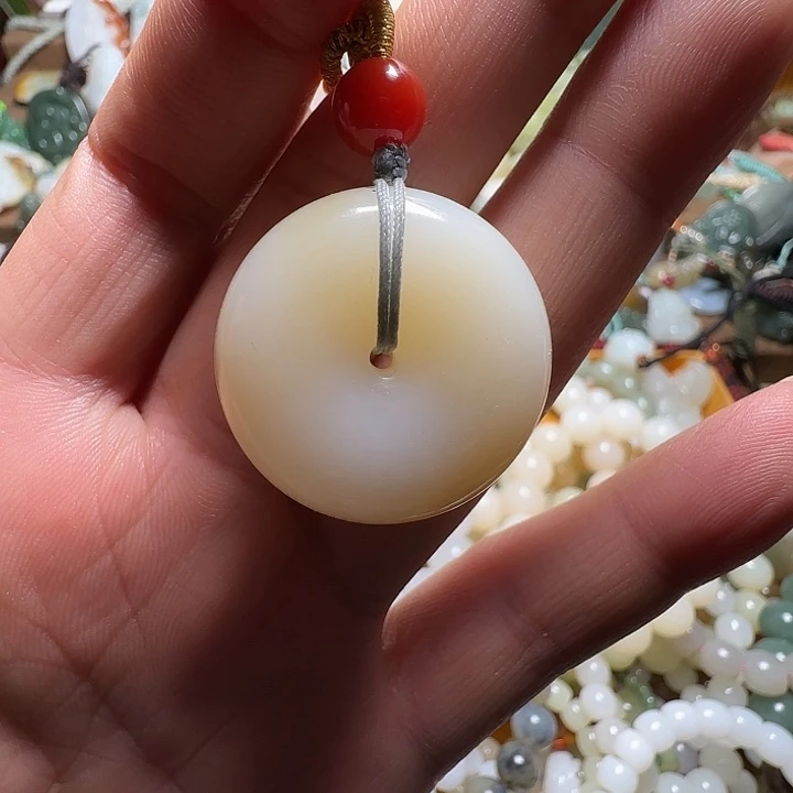 和田玉（糖玉）未镶嵌颈饰